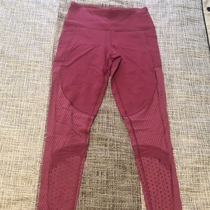 Victoria Sport Knockout leggings in size small